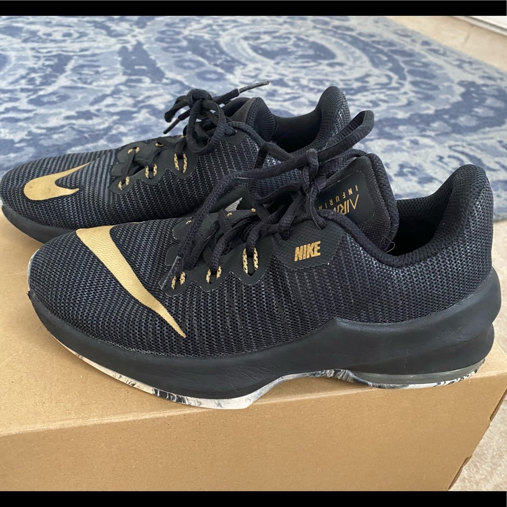 Nike Airmax Infuriate II youth size 5
